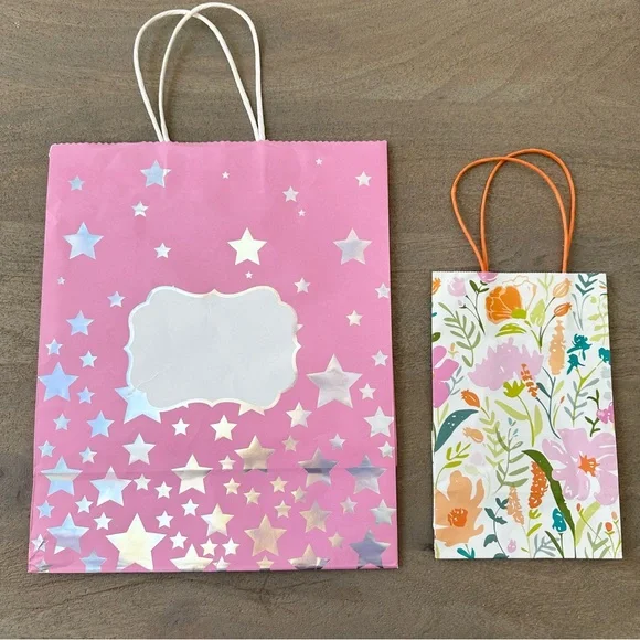Set of 8 Colorful Gift Bags - Birthday / Celebration /Spring Summer /Polka Dots - Picture 9 of 16